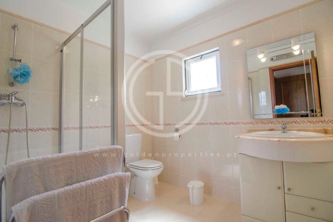 Moradia T3 para Arrendamento férias em Quarteira Foto 10