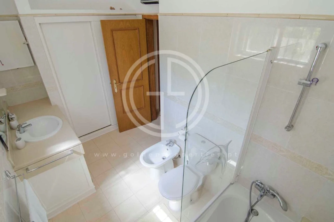 Moradia T3 para Arrendamento férias em Quarteira Foto 11