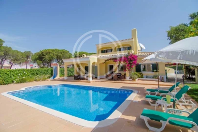 Moradia T3 para Arrendamento férias em Quarteira