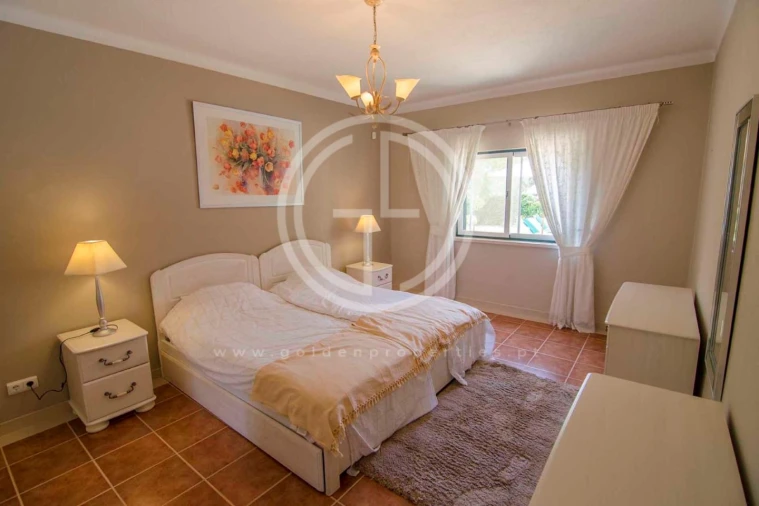 Moradia T3 para Arrendamento férias em Quarteira Foto 9