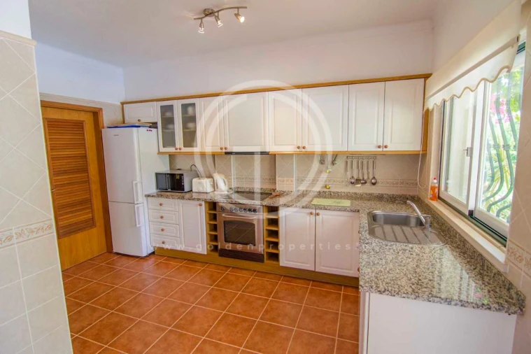 Moradia T3 para Arrendamento férias em Quarteira Foto 6