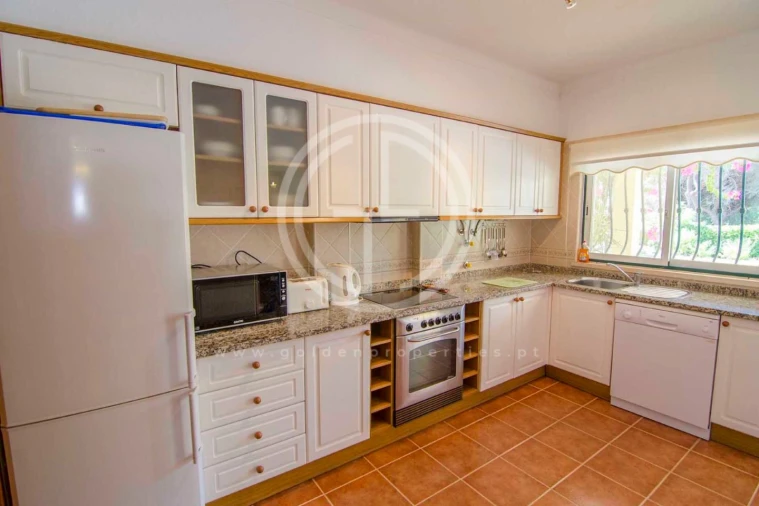 Moradia T3 para Arrendamento férias em Quarteira Foto 5