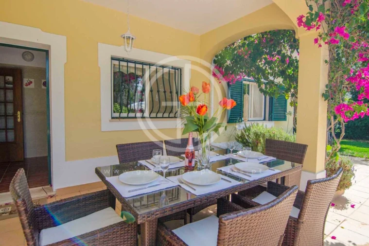 Moradia T3 para Arrendamento férias em Quarteira Foto 16