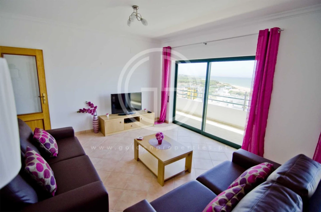 Apartamento T2 para Arrendamento férias em Quarteira Foto 3