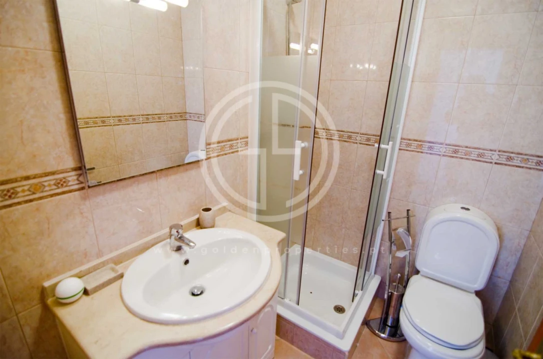 Apartamento T2 para Arrendamento férias em Quarteira Foto 10