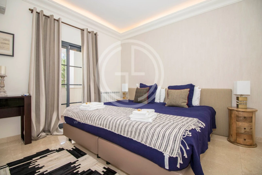 Moradia T5 para Arrendamento férias em Almancil Foto 9