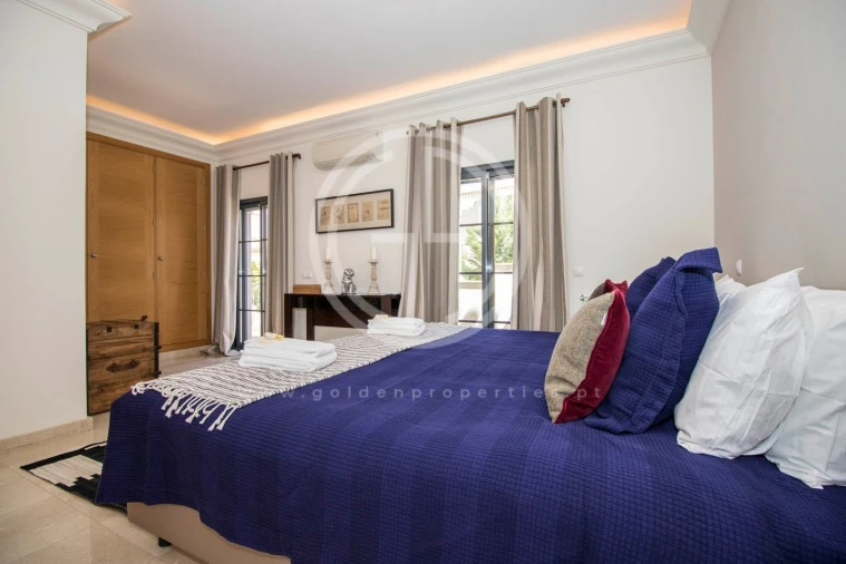 Moradia T5 para Arrendamento férias em Almancil Foto 10