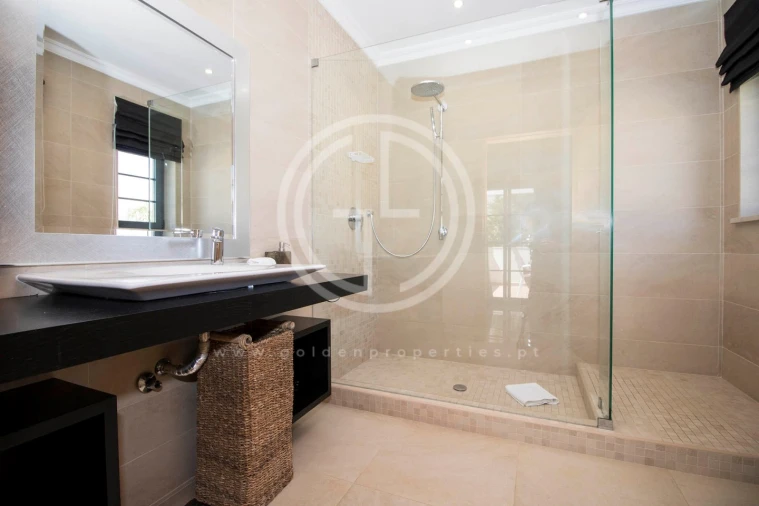 Moradia T5 para Arrendamento férias em Almancil Foto 19