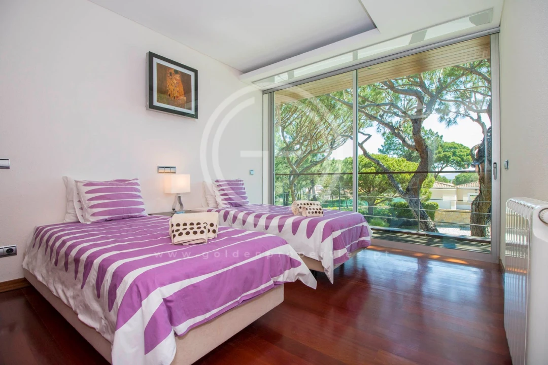 Moradia T5 para Arrendamento férias em Quarteira Foto 10