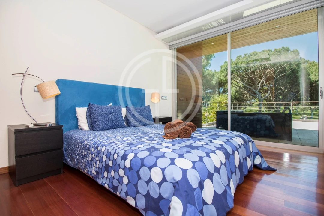 Moradia T5 para Arrendamento férias em Quarteira Foto 12