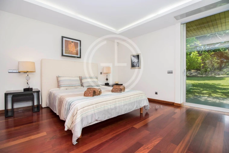 Moradia T5 para Arrendamento férias em Quarteira Foto 6