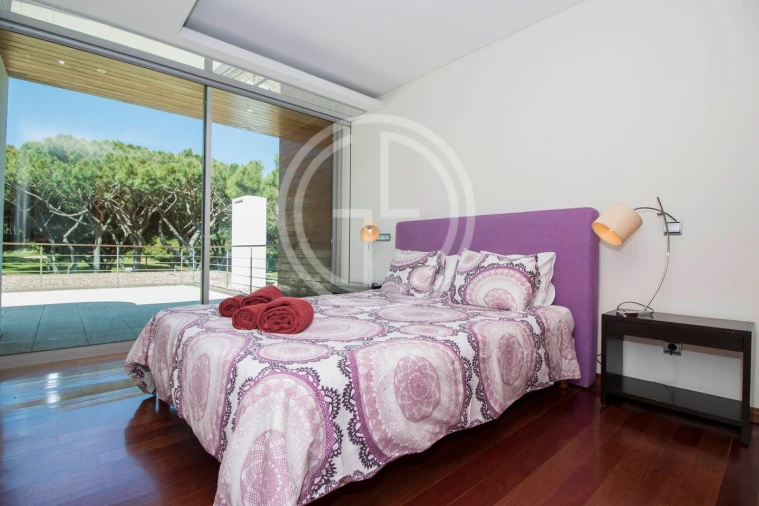 Moradia T5 para Arrendamento férias em Quarteira Foto 9