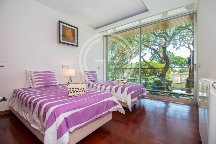 Moradia T5 para Arrendamento férias em Quarteira Foto 10