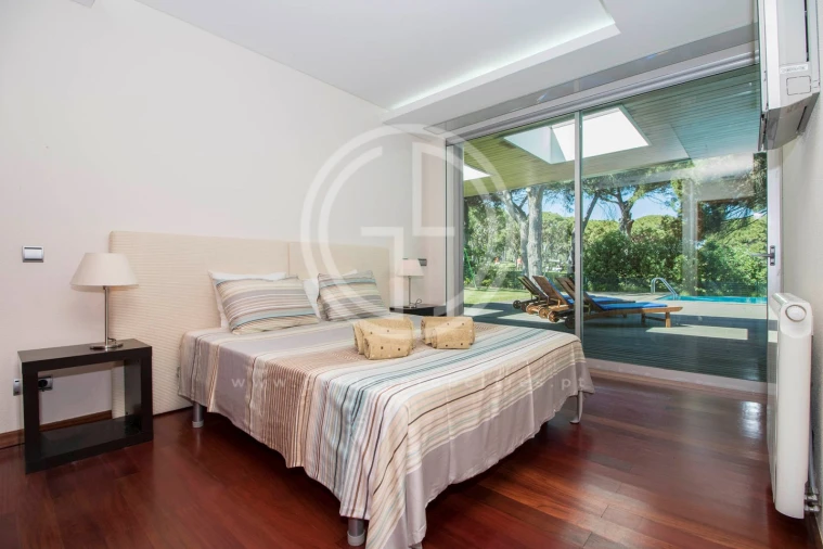 Moradia T5 para Arrendamento férias em Quarteira Foto 11