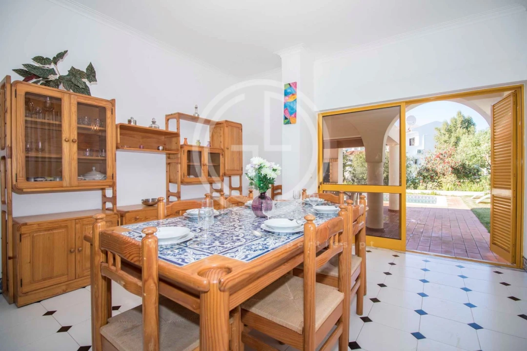 Moradia T4 para Arrendamento férias em Quarteira Foto 6