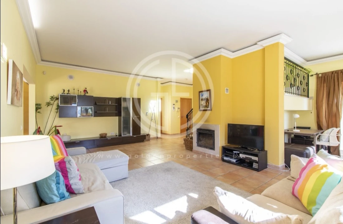 Moradia T4 para Arrendamento férias em Almancil Foto 10