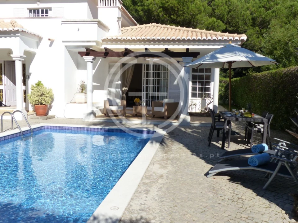 Moradia T3 para Arrendamento férias em Almancil Foto 1
