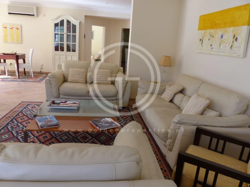 Moradia T3 para Arrendamento férias em Almancil Foto 3