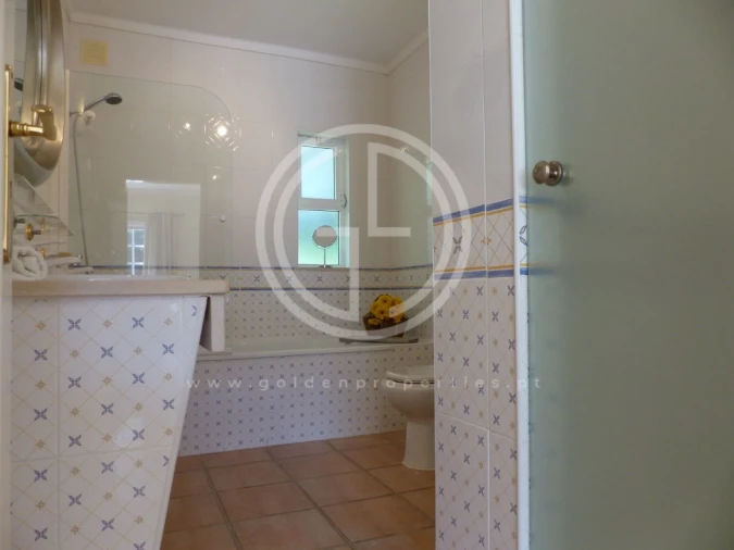 Moradia T3 para Arrendamento férias em Almancil Foto 16