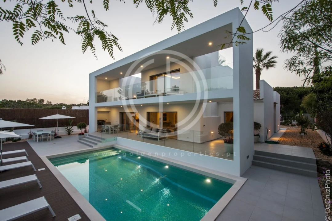 Moradia T4 para Arrendamento férias em Almancil Foto 2