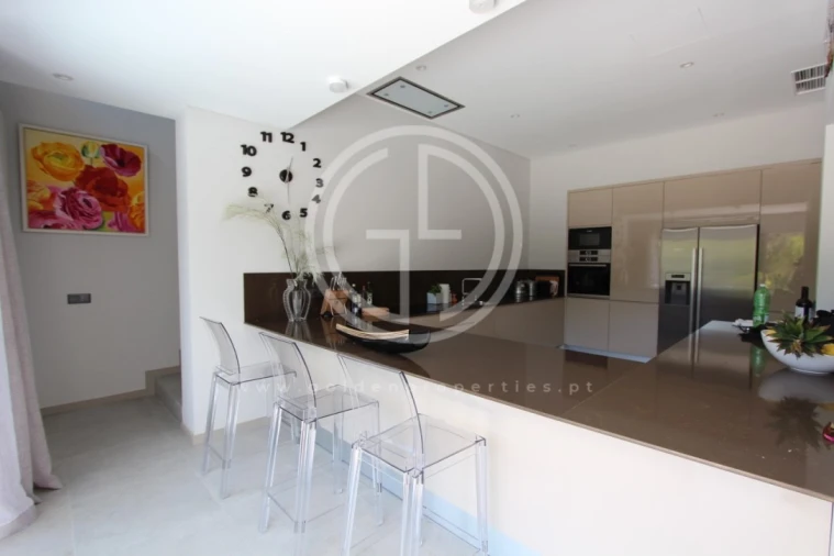 Moradia T4 para Arrendamento férias em Almancil Foto 13