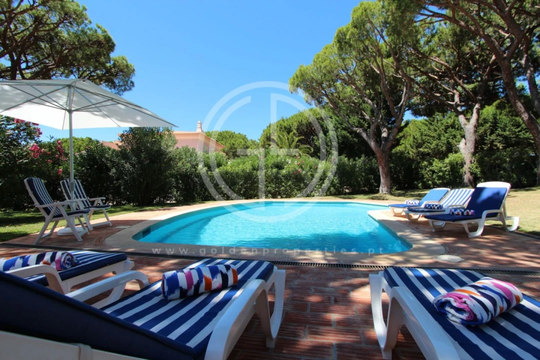 Moradia T4 para Arrendamento férias em Almancil Foto 1