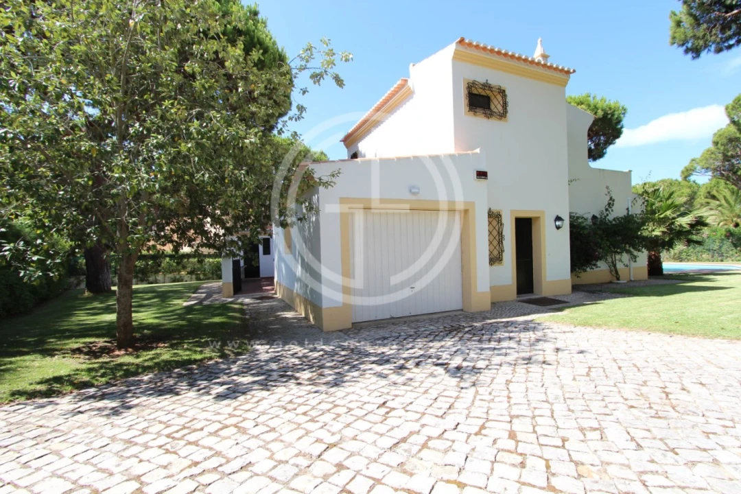 Moradia T4 para Arrendamento férias em Almancil Foto 29