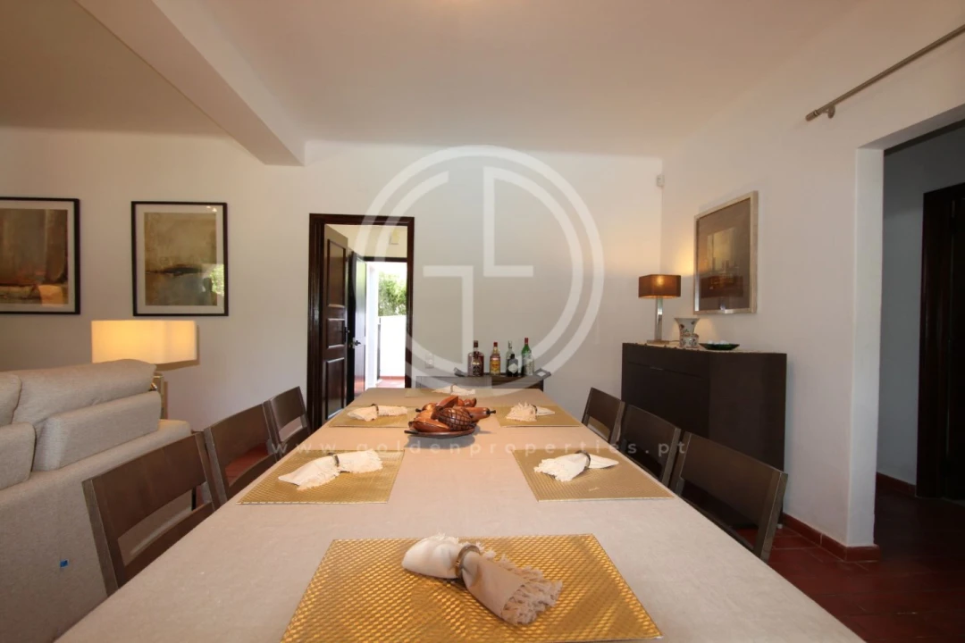 Moradia T4 para Arrendamento férias em Almancil Foto 4