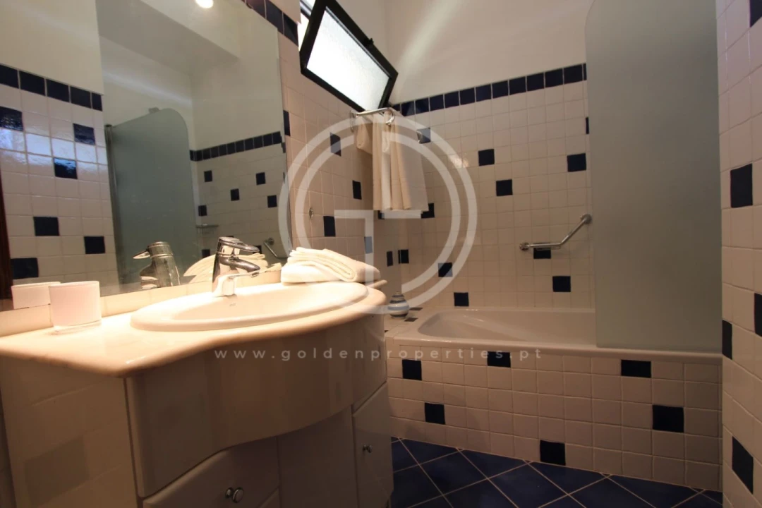 Moradia T4 para Arrendamento férias em Almancil Foto 17