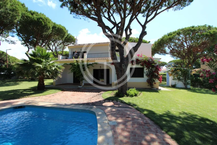 Moradia T4 para Arrendamento férias em Almancil Foto 26