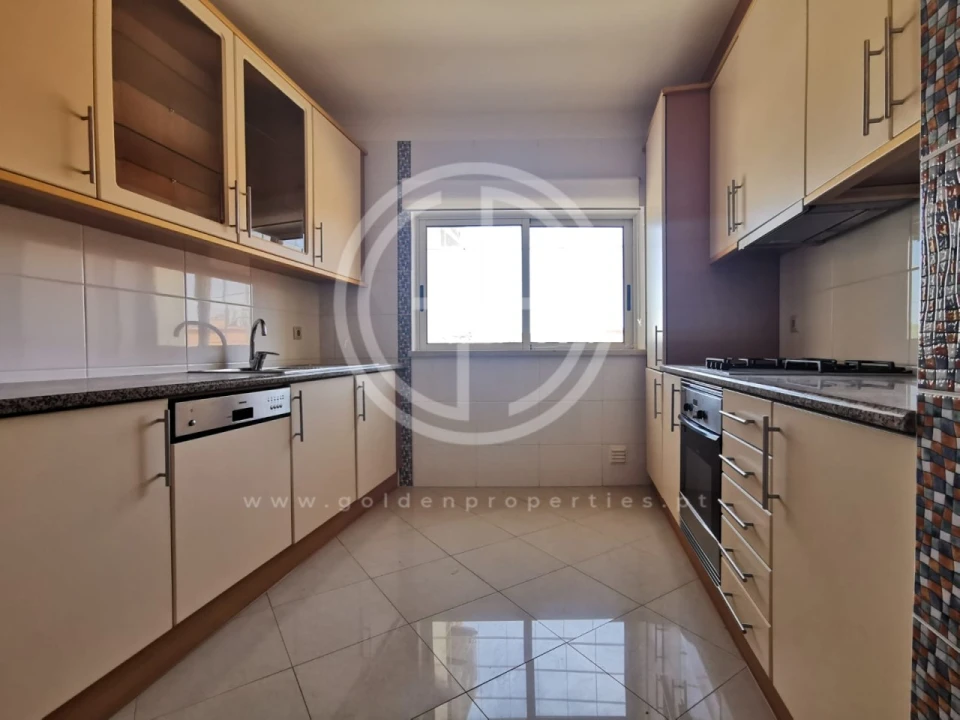 Apartamento T3 para Venda em Quarteira Foto 4