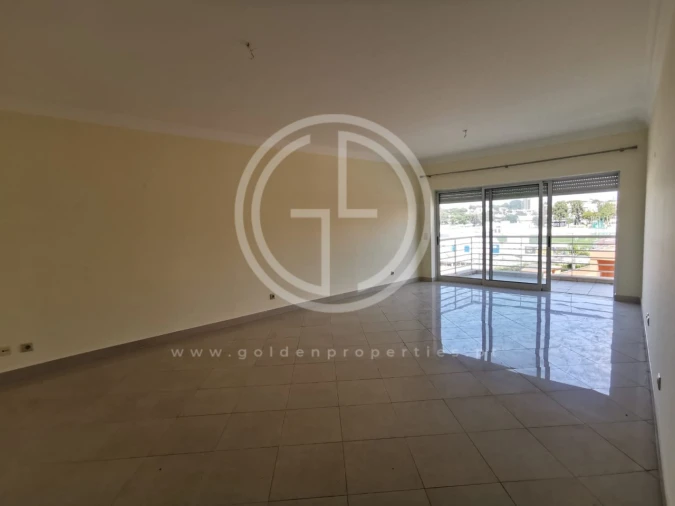 Apartamento T3 para Venda em Quarteira Foto 2