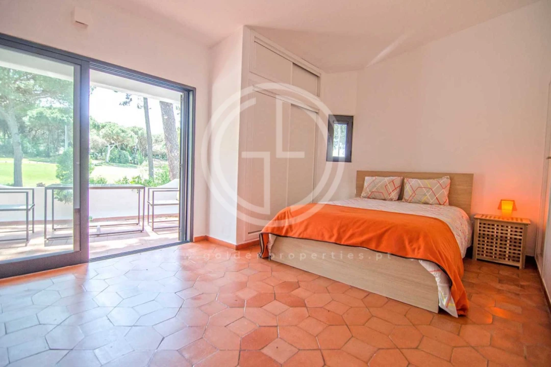 Moradia T3 para Arrendamento férias em Quarteira Foto 7