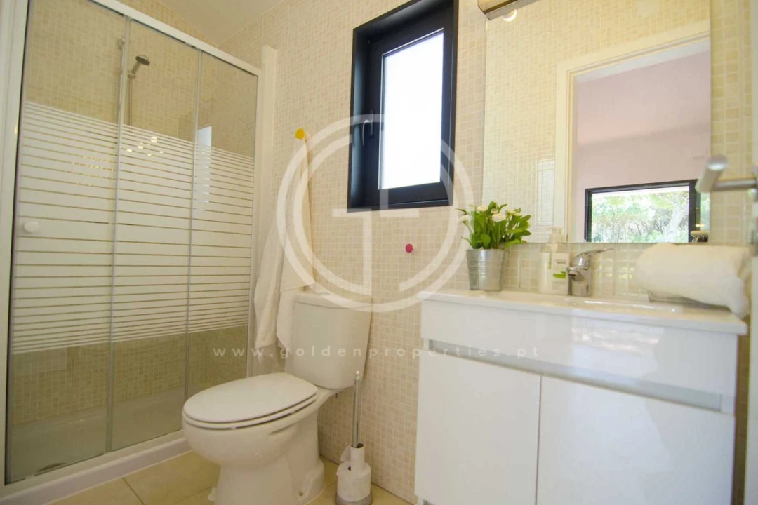 Moradia T3 para Arrendamento férias em Quarteira Foto 10