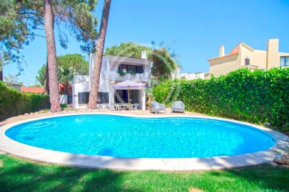 Moradia T3 para Arrendamento férias em Quarteira