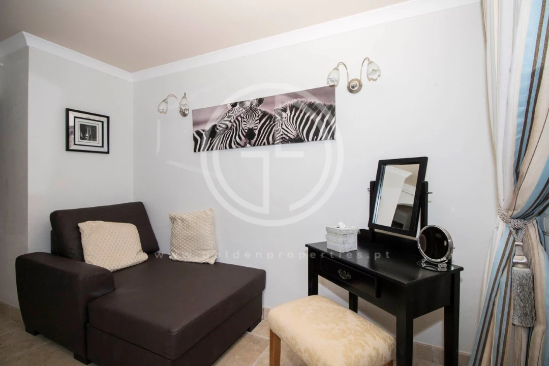 Moradia T5 para Arrendamento férias em Quarteira Foto 17