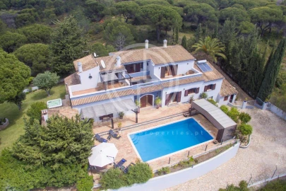 Moradia T5 para Arrendamento férias em Quarteira