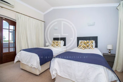 Moradia T5 para Arrendamento férias em Quarteira