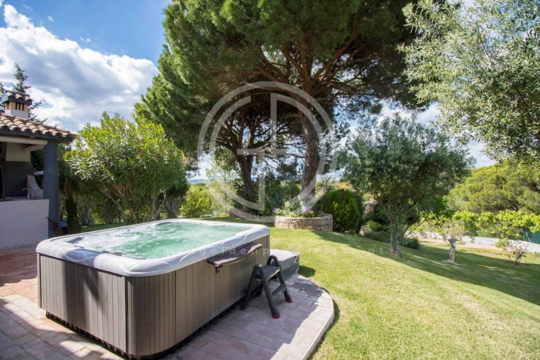 Moradia T5 para Arrendamento férias em Quarteira Foto 28