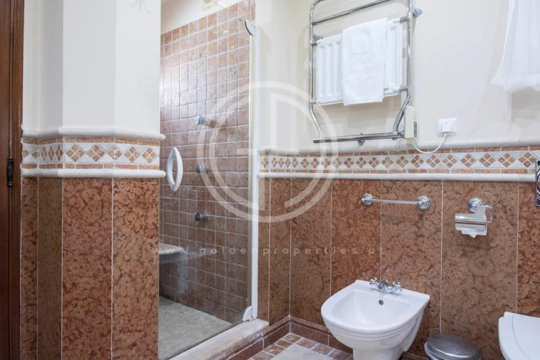 Moradia T5 para Arrendamento férias em Quarteira Foto 23