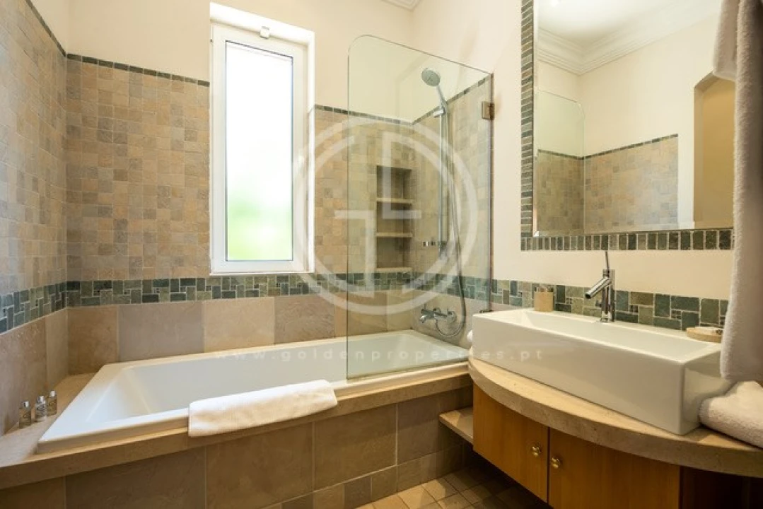 Moradia T6 para Arrendamento férias em Almancil Foto 13