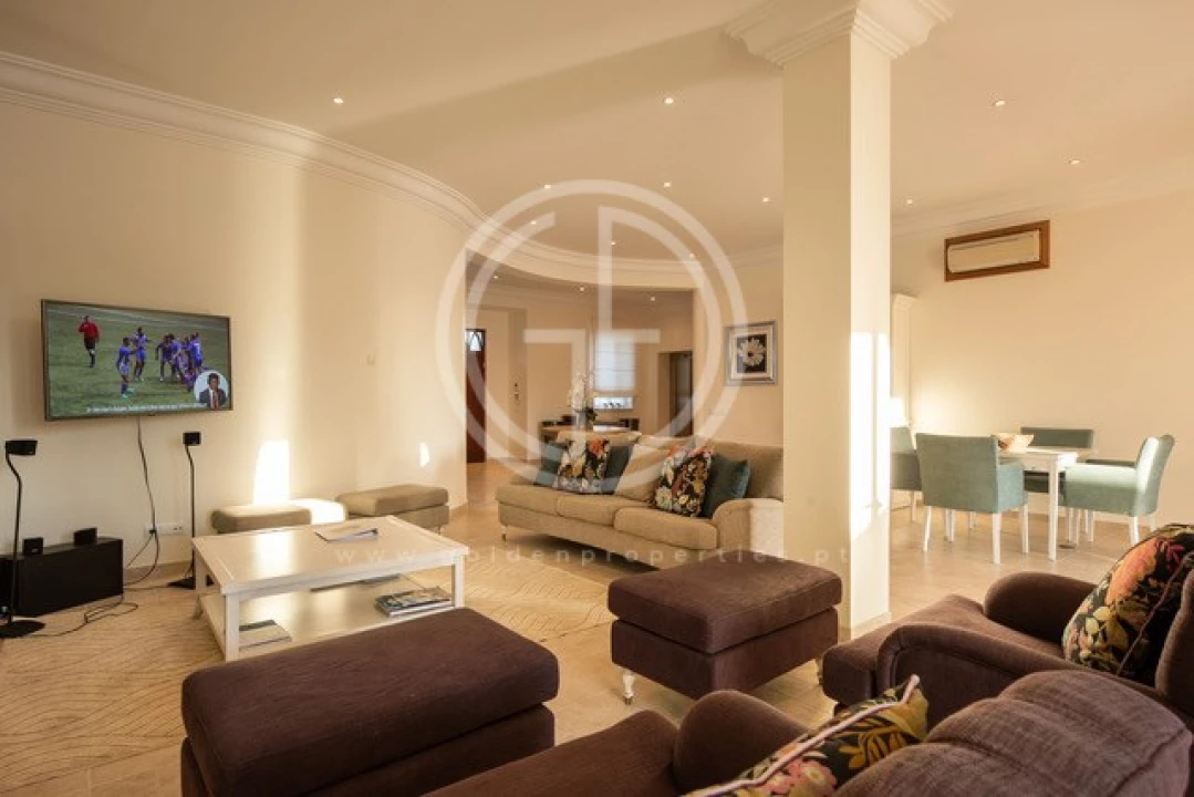 Moradia T6 para Arrendamento férias em Almancil Foto 18