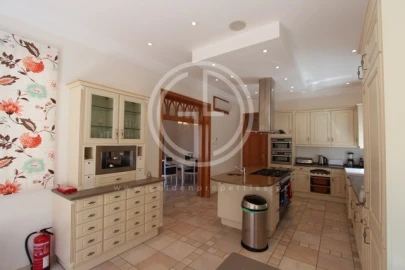 Moradia T6 para Arrendamento férias em Almancil