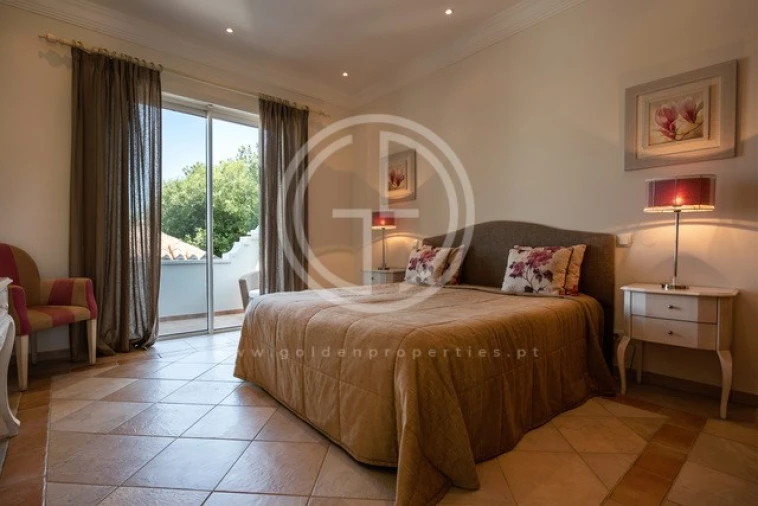 Moradia T6 para Arrendamento férias em Almancil Foto 11