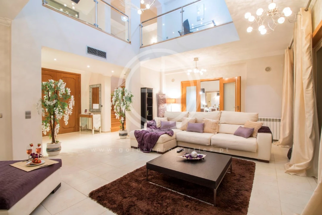 Moradia T5 para Arrendamento férias em Almancil Foto 4