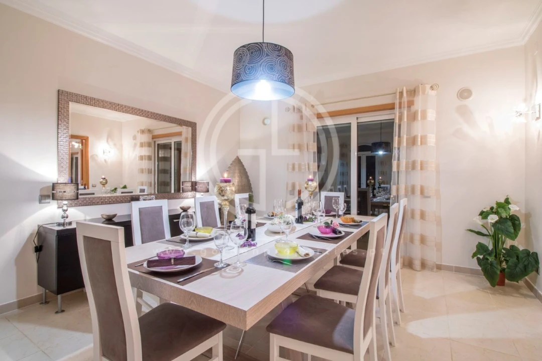 Moradia T5 para Arrendamento férias em Almancil Foto 6