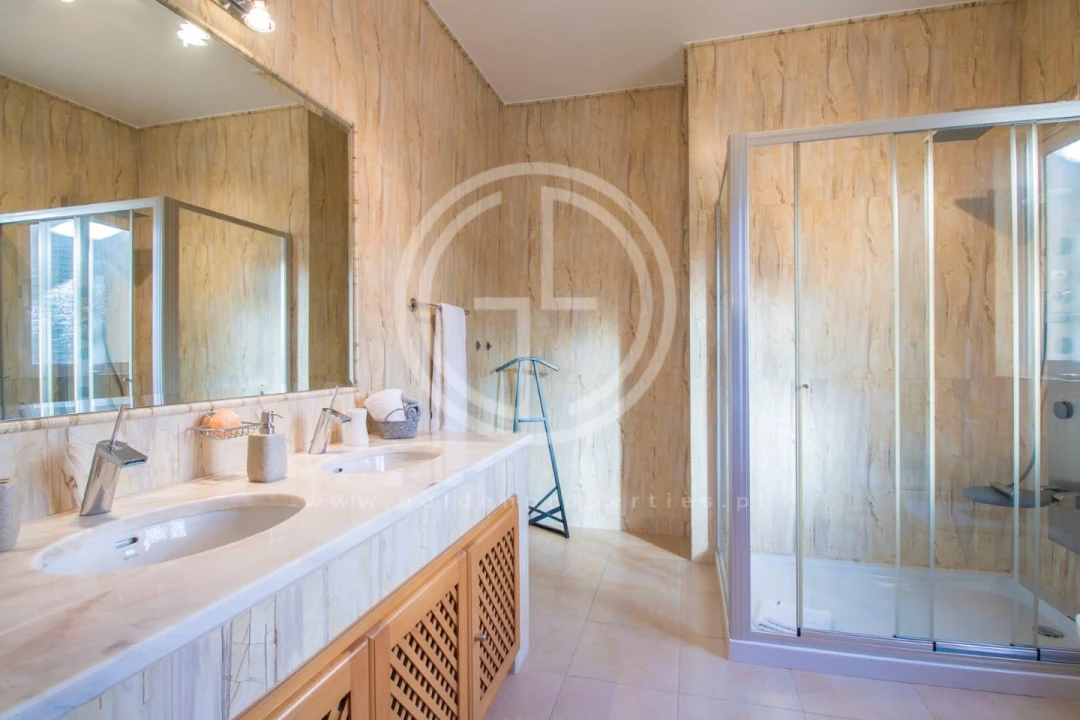 Moradia T5 para Arrendamento férias em Almancil Foto 16