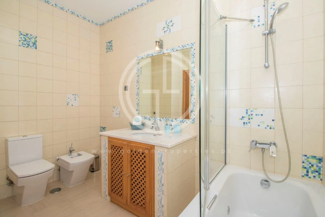 Moradia T5 para Arrendamento férias em Almancil Foto 19