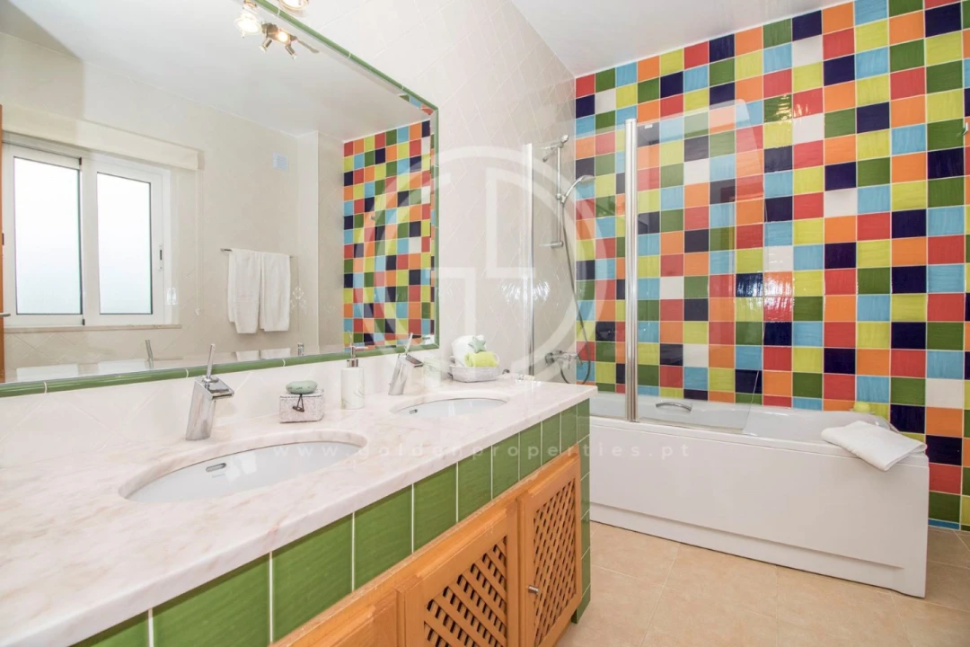 Moradia T5 para Arrendamento férias em Almancil Foto 20