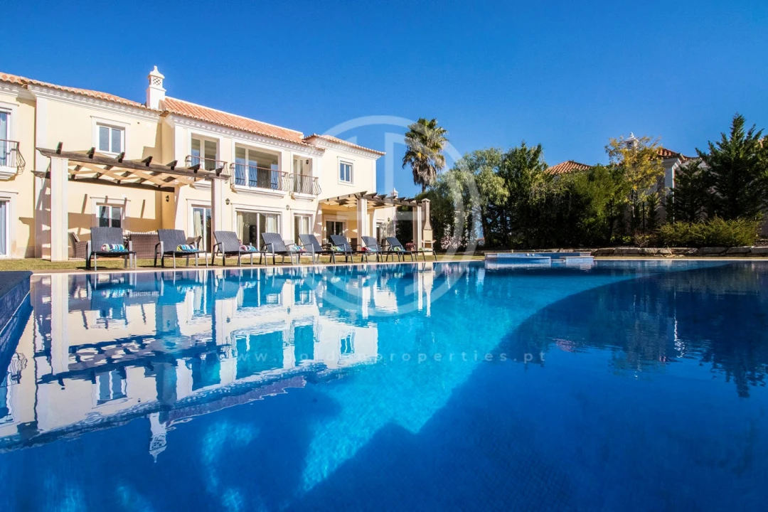 Moradia T5 para Arrendamento férias em Almancil Foto 1